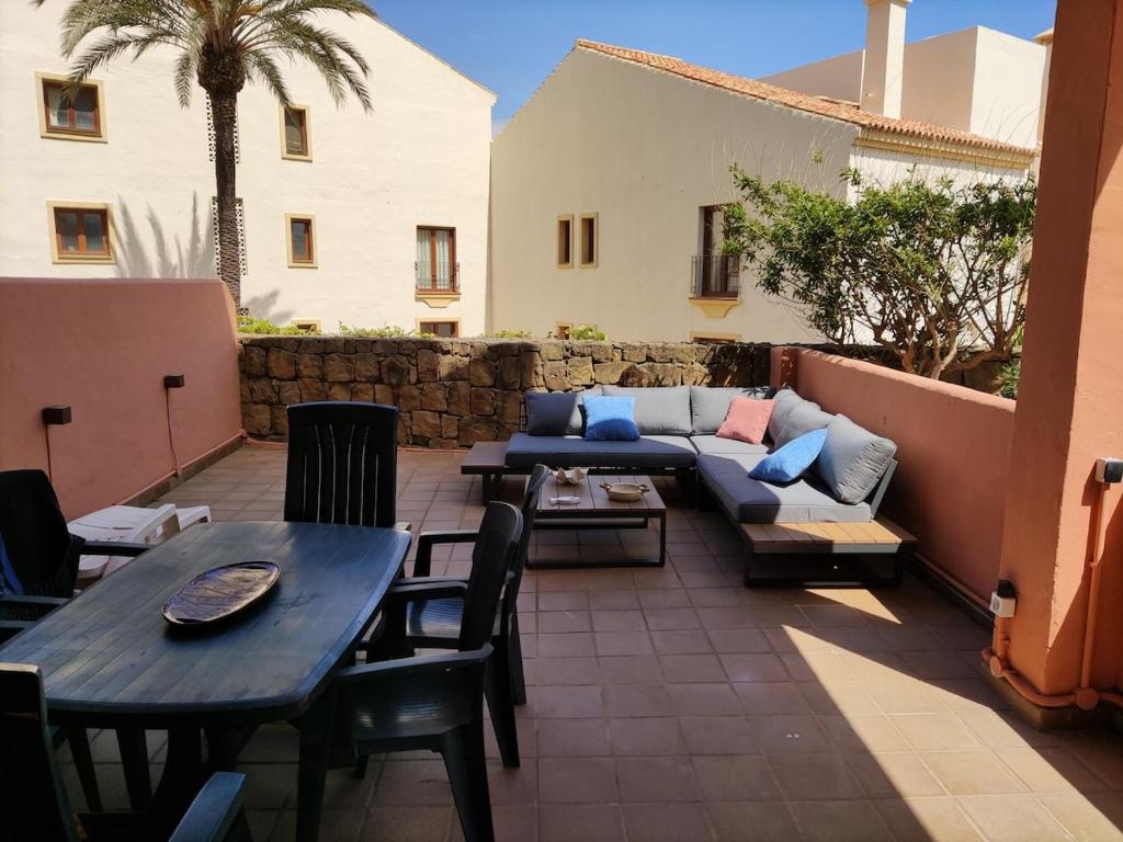 Fun & Work Apartment with Terrace & Pools, Duquesa Golf, Manilva - 3