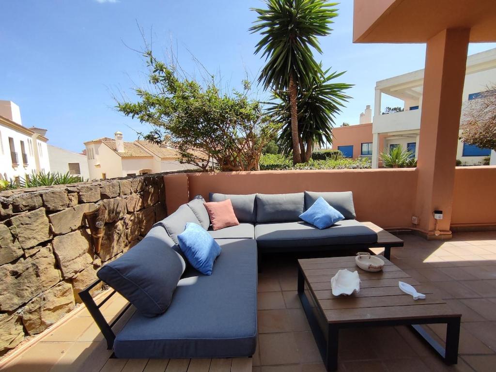 Fun & Work Apartment with Terrace & Pools, Duquesa Golf, Manilva - 4