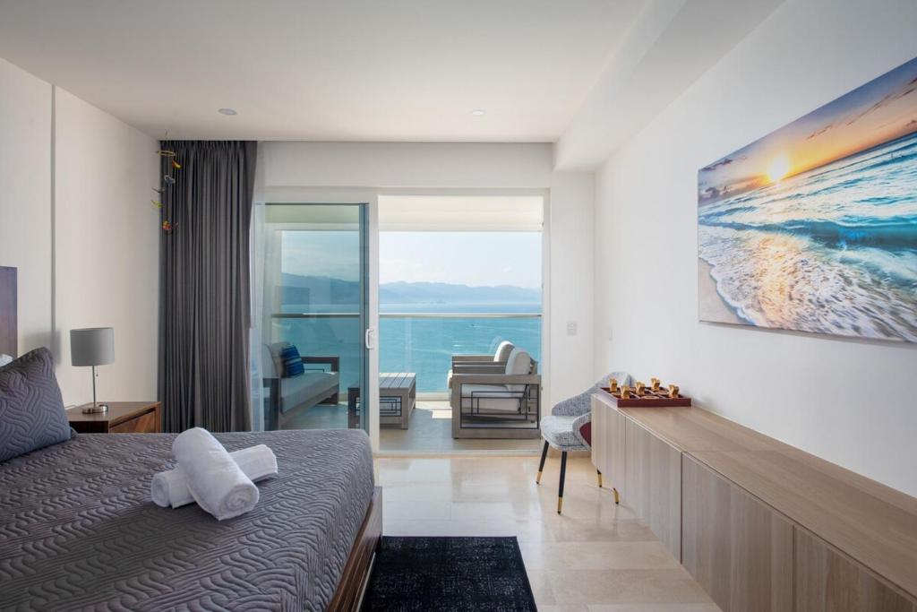 Harbor 171 with Amazing View of the Ocean, Beach and Pool - 4