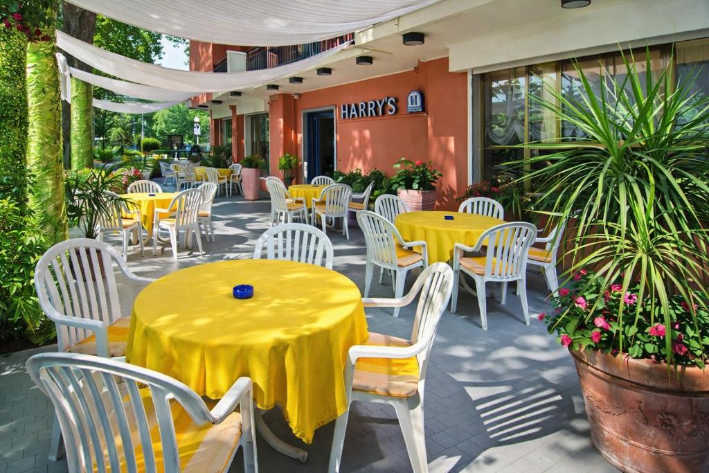 Hotel HARRY'S Hospitality Riccione-Fronte Mare - 3