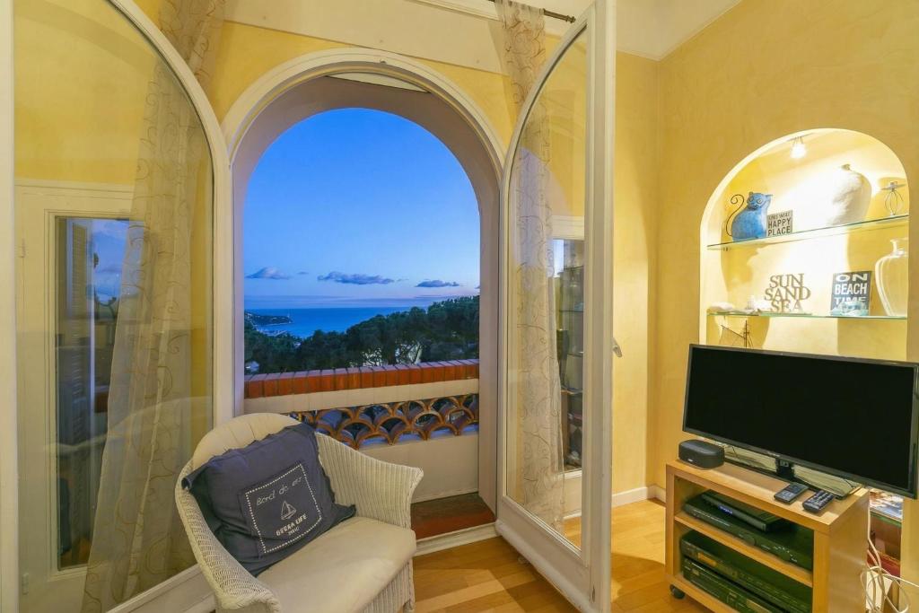 Villa MonTLilin Sea View - Happy Rentals - 3