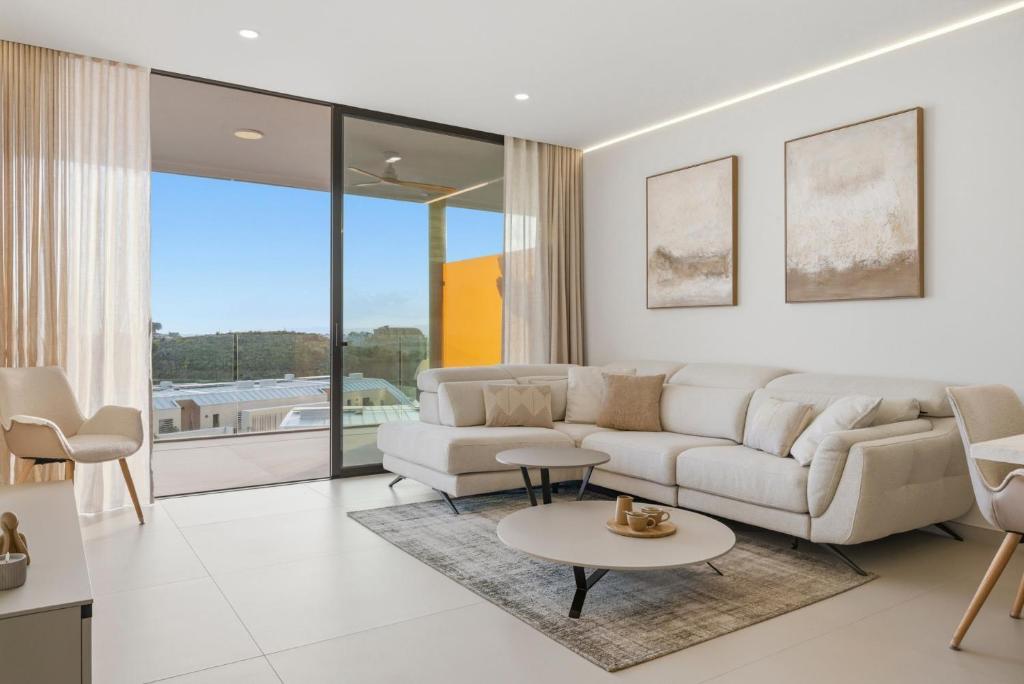 Luxury Apartment with Sea Views in Higuerón - 4