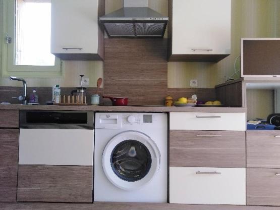 Charmant Studio-Appartement composé d un coin cabine, pièce de vie et jardin - Le Lavandou St-Clair - 3