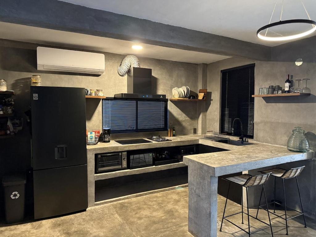 House with pool, equipped ,10 minute walk to the FIFA zone - 2
