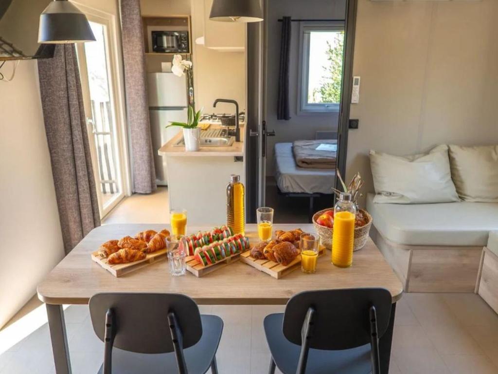 Mobil home pour 8 pers., animaux OK - 3