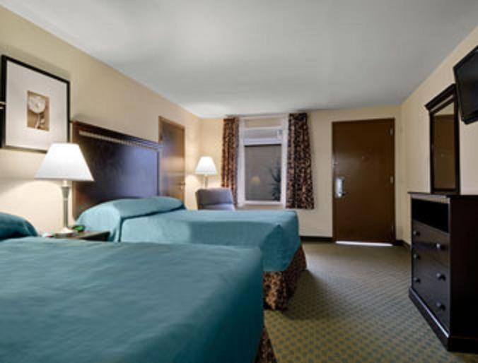 Super 8 By Wyndham Danville Photo 17