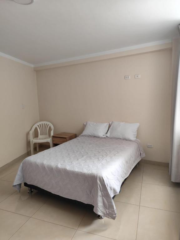Departamento amoblado cerca a la Alameda Valdelirios - 1