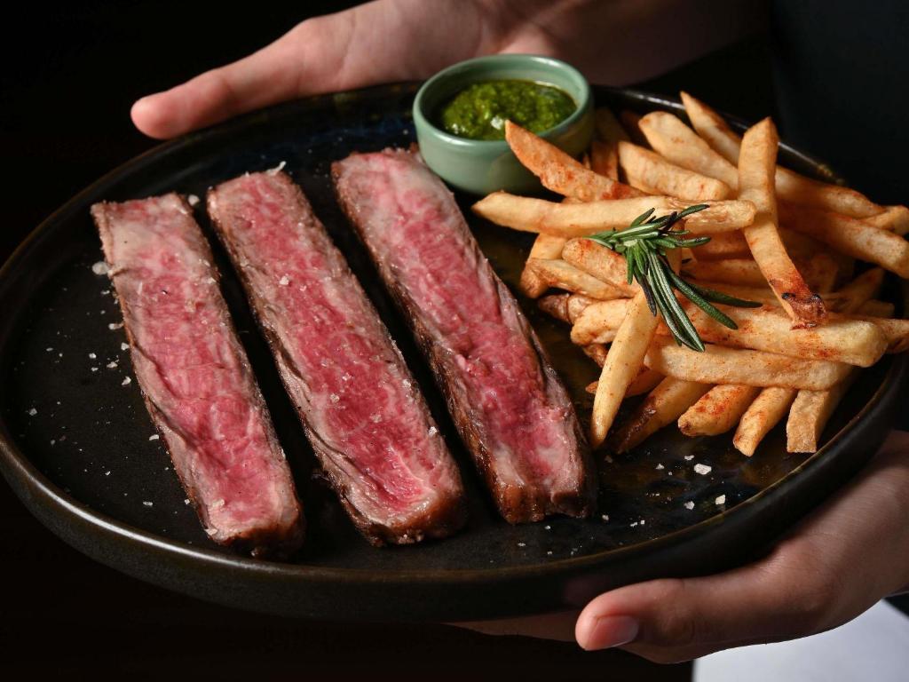 ラウンジ
