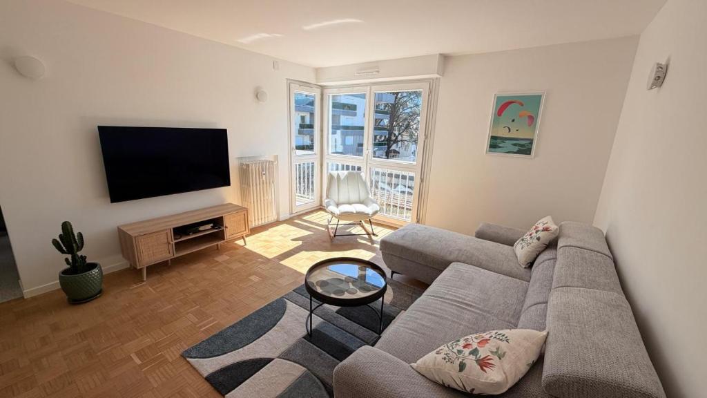 Cozy 2BR Flat 10 Min to Lake City Centre - 3