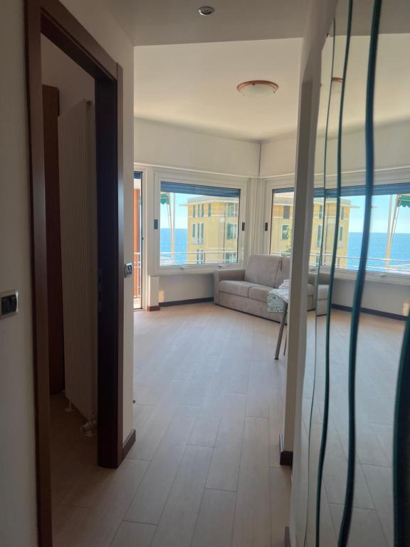 WELCOME RIVIERA-Primavera 1A- Vista mare- spazioso e comodo appartamento-2 bagni-wifi-aria condizionata in ogni stanza-garage a pagamento 15 euro al giorno - 3
