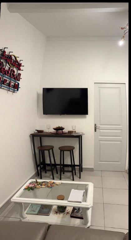 estudio con piscina y jacuzzi - 2