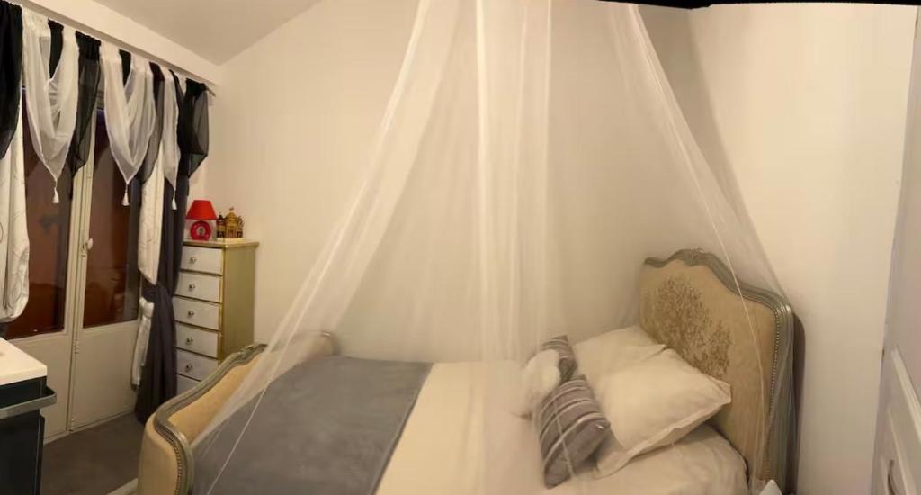 estudio con piscina y jacuzzi - 4