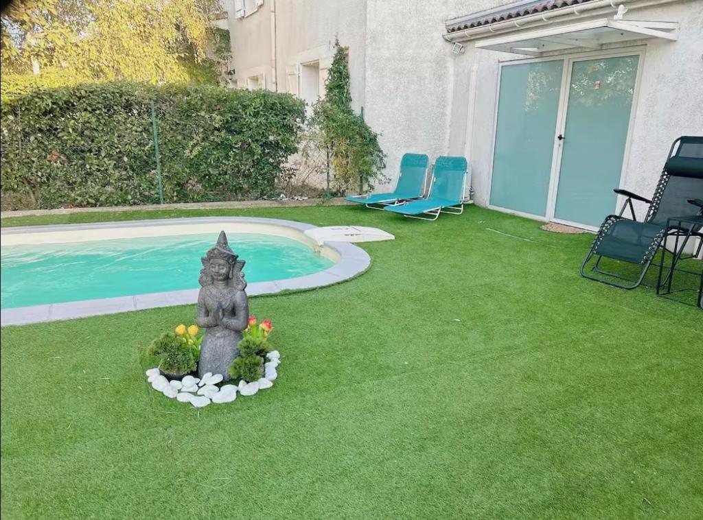 estudio con piscina y jacuzzi - 5