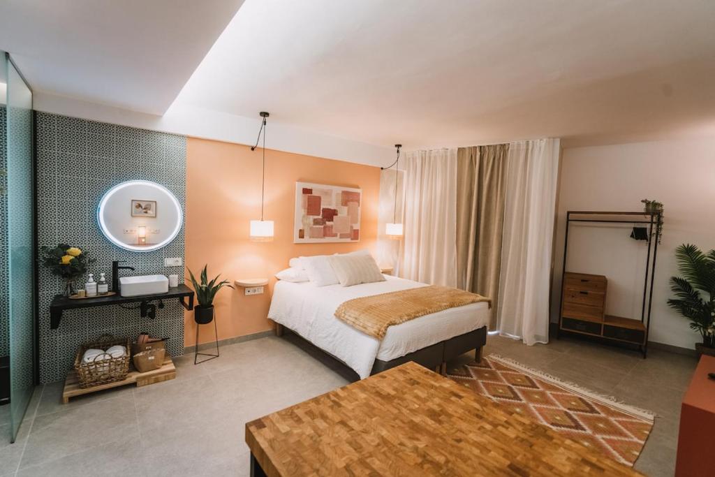 Sea View Attic Studio Modern Design AC & WiFi - 2