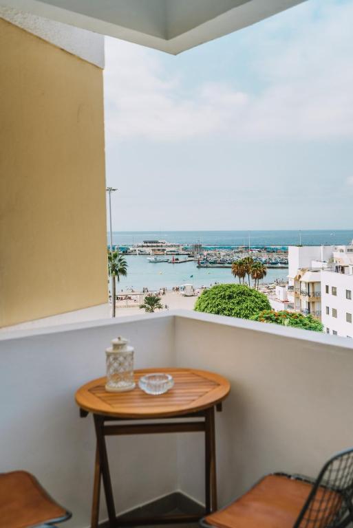 Sea View Attic Studio Modern Design AC & WiFi - 3