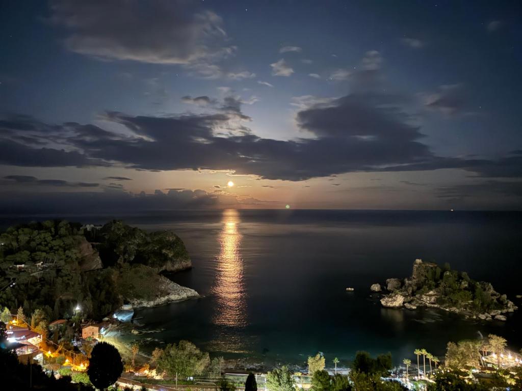 Paradise By The Sea - 5