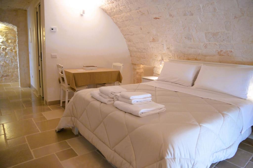 Campanile Inn - 3