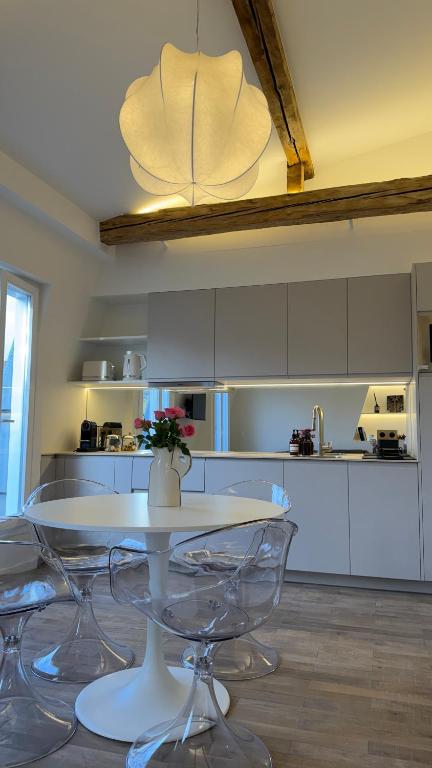 Eiffel Tower fully renovated 2026 apt with AC - 4