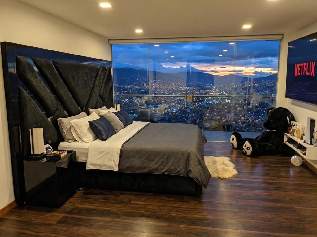 Glass Mansion Breathtaking 180 Panoramic View - 3