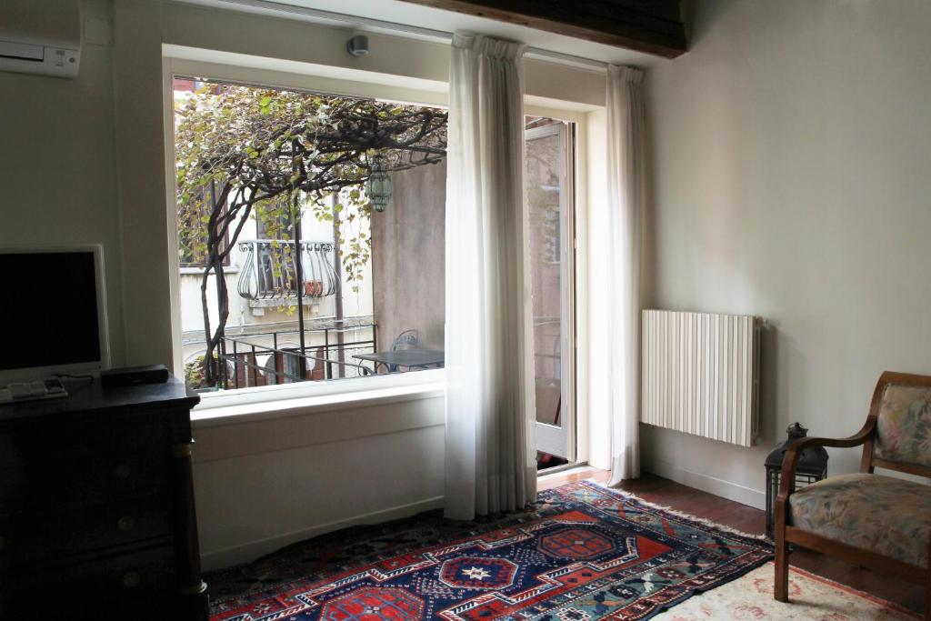 Sarai Apartments photo