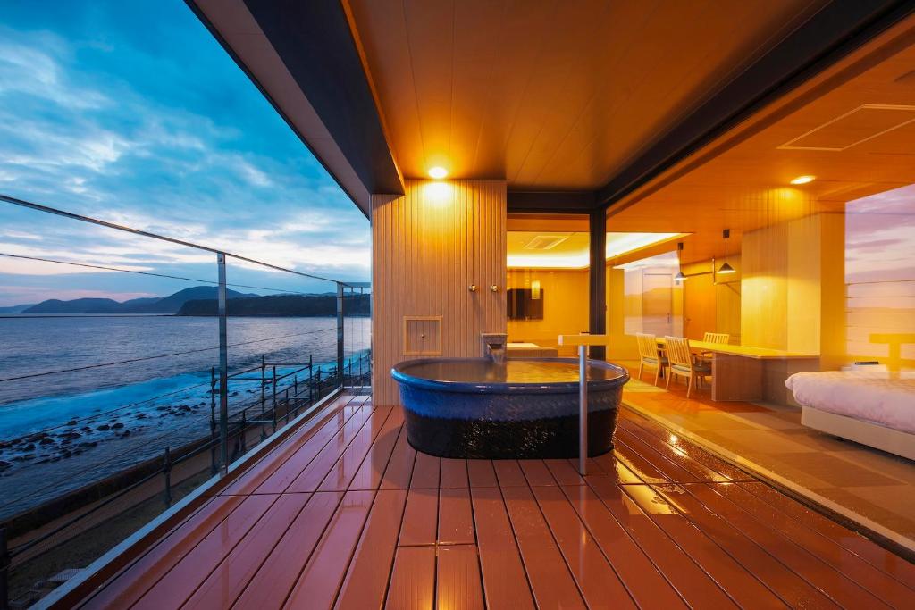 Open air bath