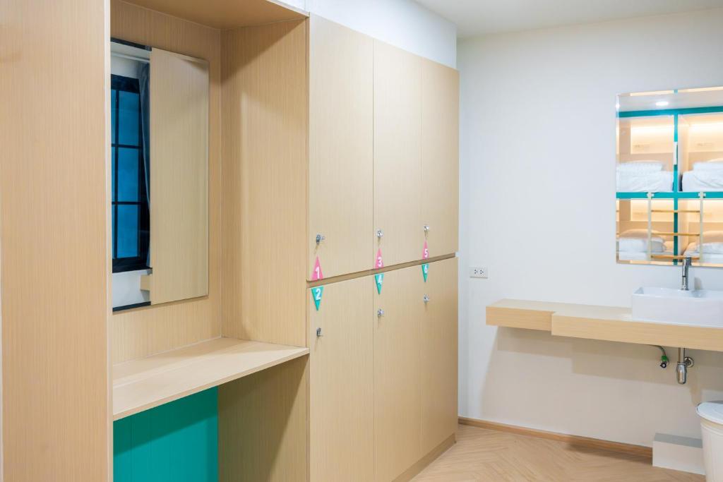 ノマッズ バンコク パーティ ホステル 18-35イヤーズ オンリー (Nomads Bangkok Party Hostel 18-35 Years Old Only)