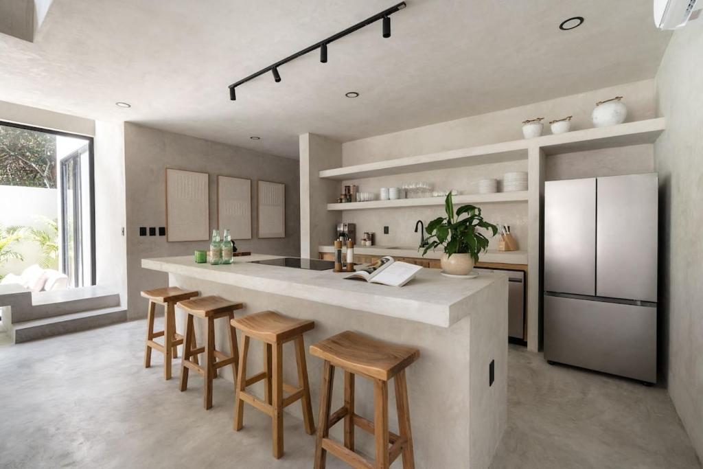 Villa Aion Amazing 5 bdr 3 Pools and Roof - 2