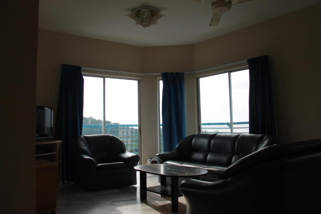 Fullhouse Marina View Villas Apartment