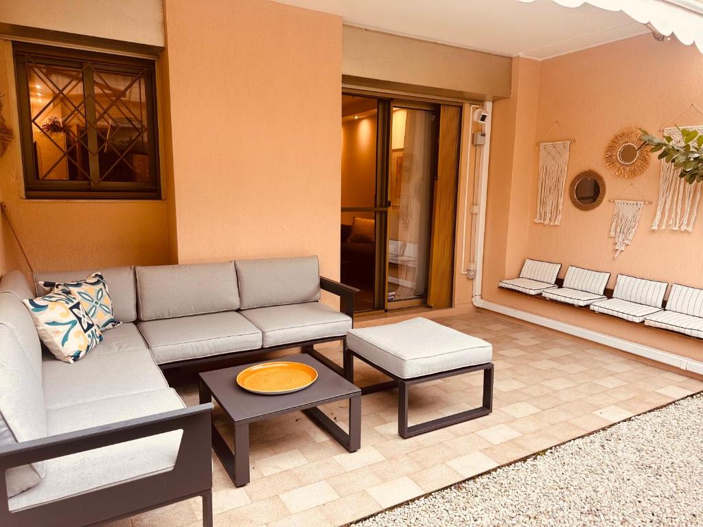 New Cannes Studio, Patio, Steps from La Croisette - 3