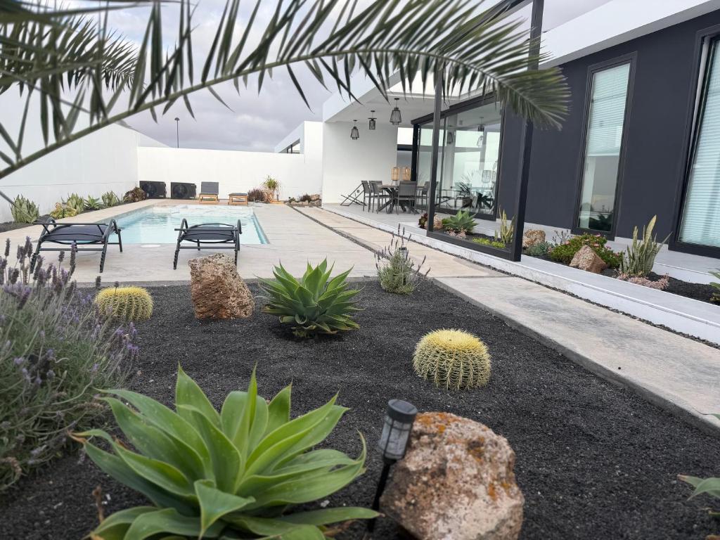 Stylish and comfortable Villa Anna in Villaverde - 2