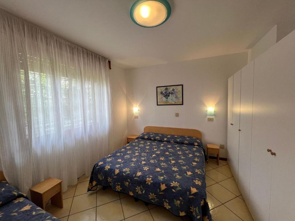 Quiet apartment with garden - 3