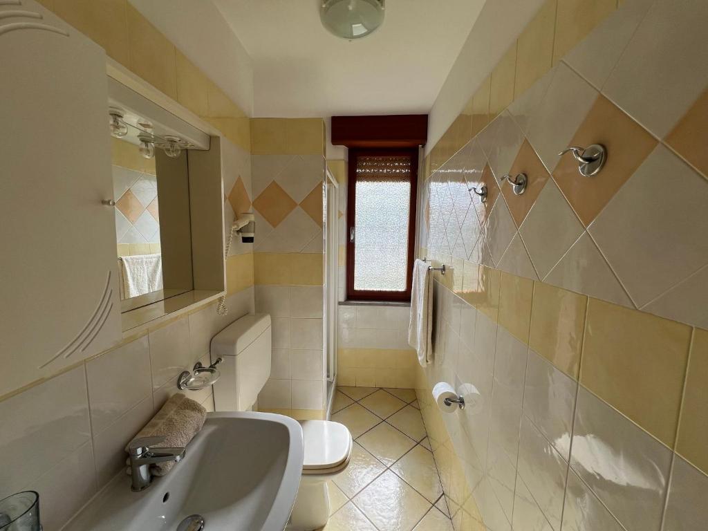 Quiet apartment with garden - 4