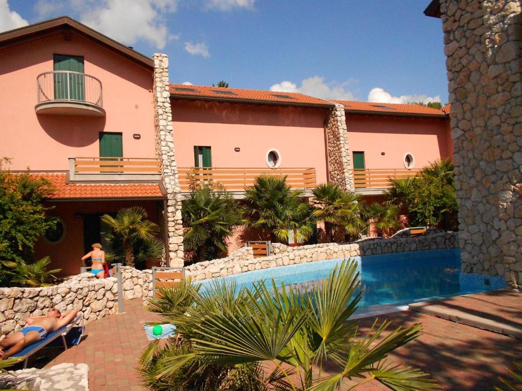 Comfy villa with pool - 5