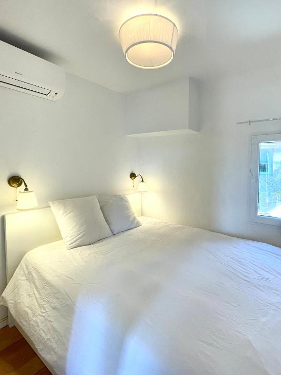 Antibes Old Town Rooftop Sea-View 1BR Apt with Terrace - 5