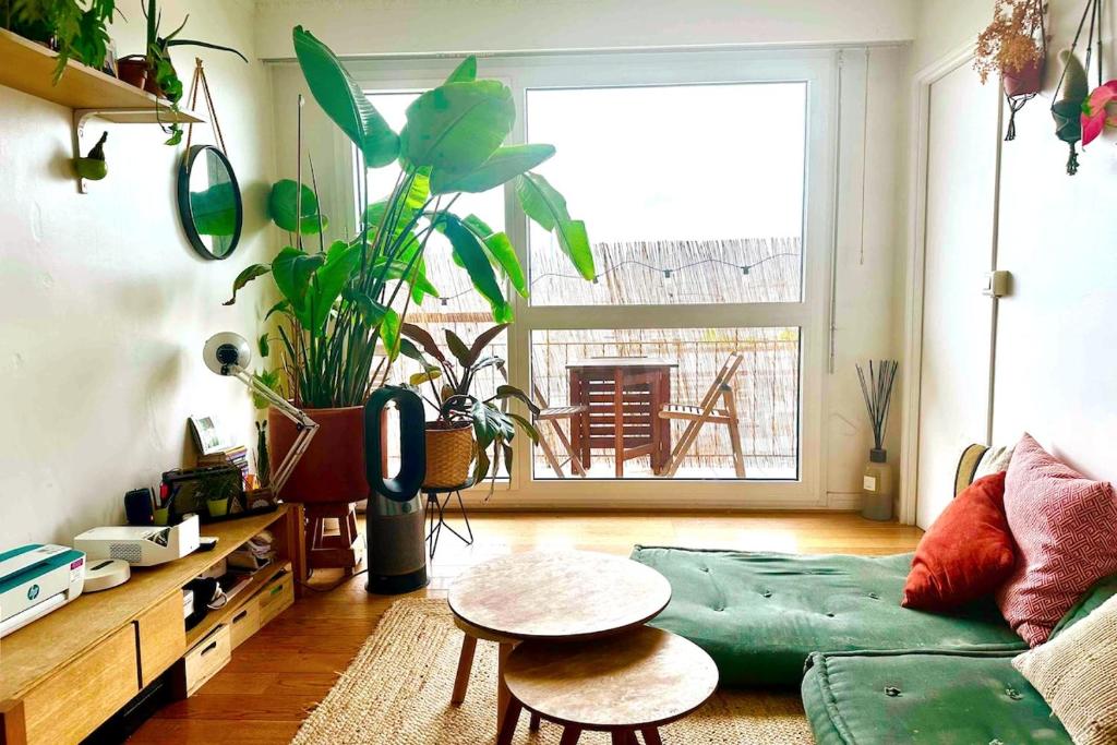 Le Tina - balcon et vue sur les toits de Paris - 3