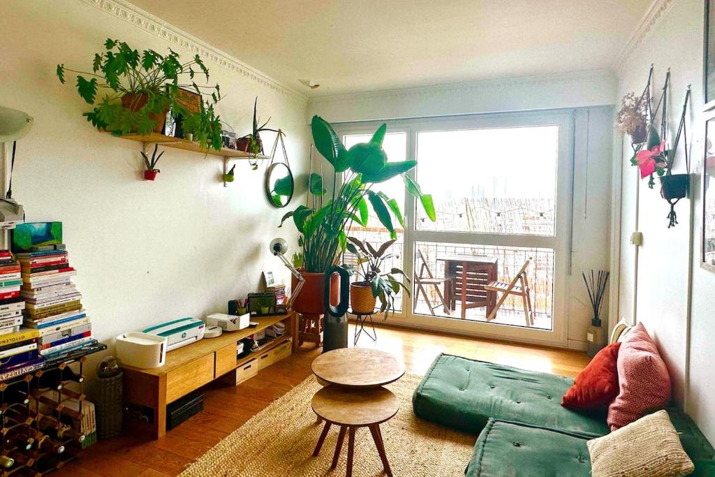 Le Tina - balcon et vue sur les toits de Paris - 2