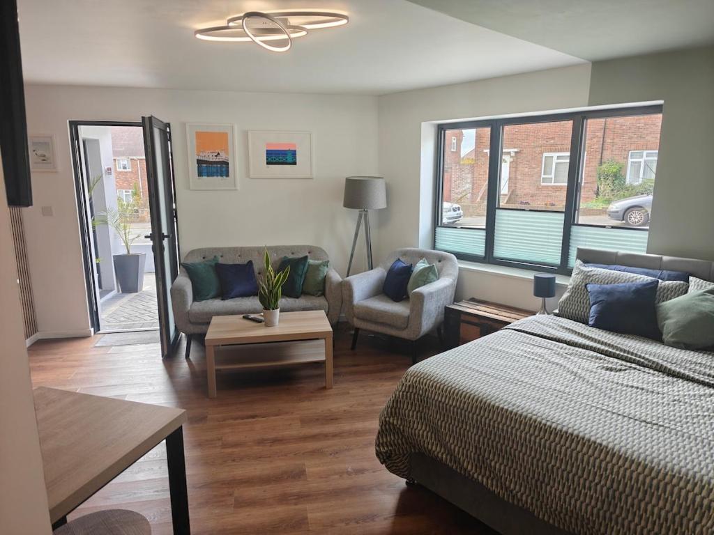 Modern pet-friendly apartment in Hove, near the seafront