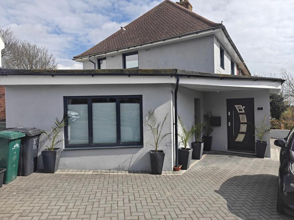 Modern & Stylish Retreat, Hove photo 5