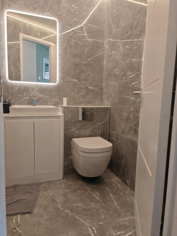 Modern & Stylish Retreat, Hove photo 8