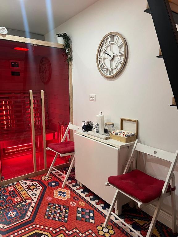 EPICENTAR Luxury Jacuzzi & Sauna Apartment in Baščaršija - Private Spa Experience - 3