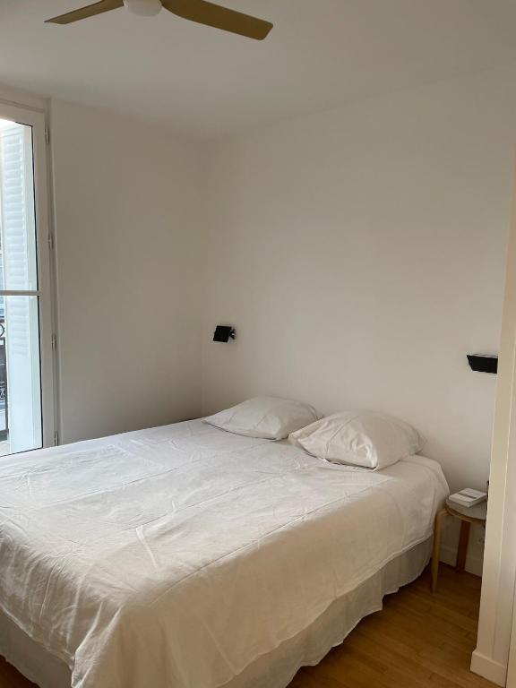Parisian apartment with Balcony Canal St Martin - 4