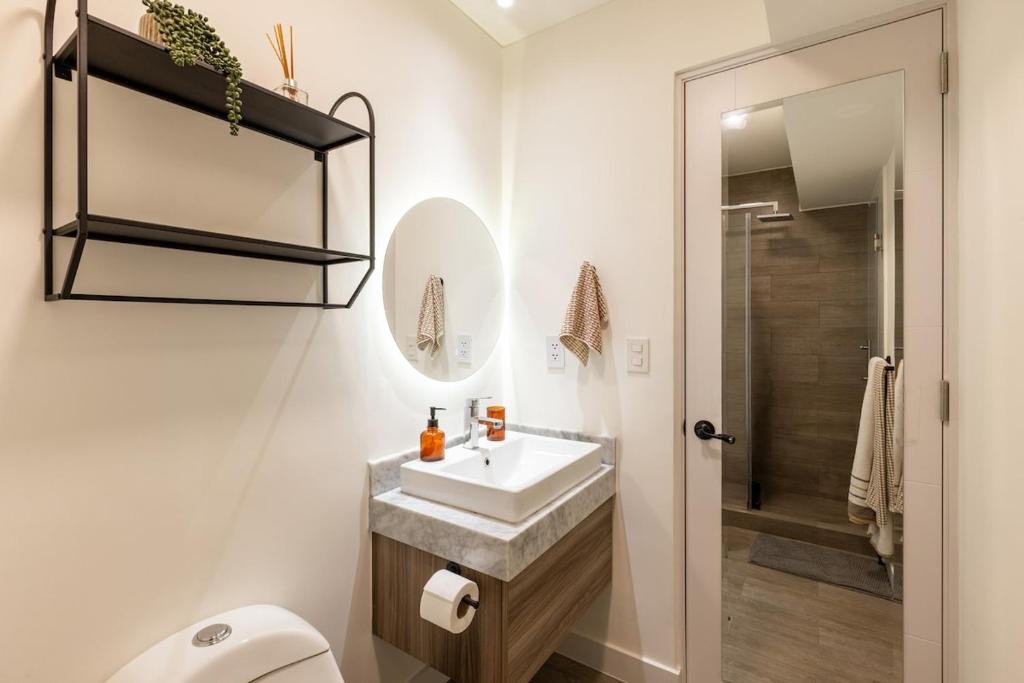 Modern 2BR Apartment in Exclusive Miraflores Area Ideal for Executives & Long Stays - 2