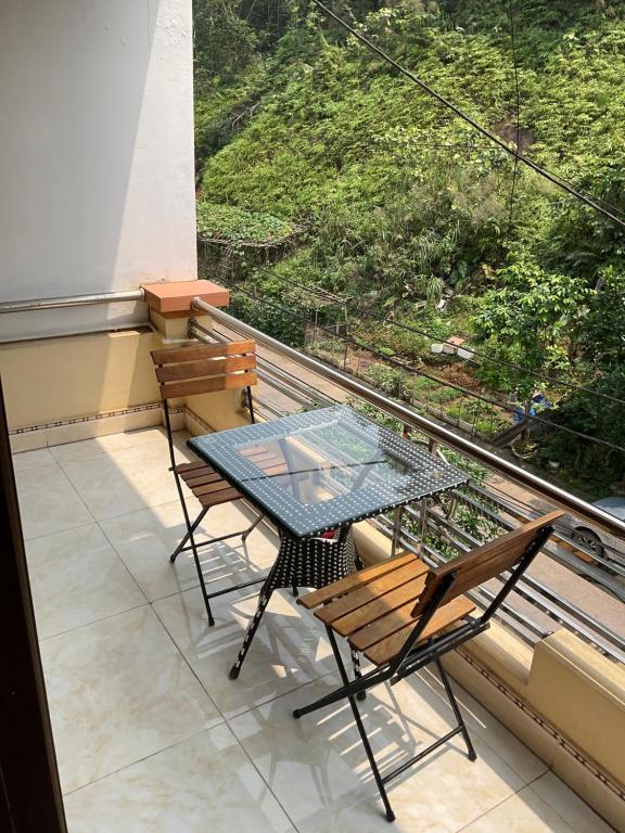 Holly's Hostel Ha Giang B&B