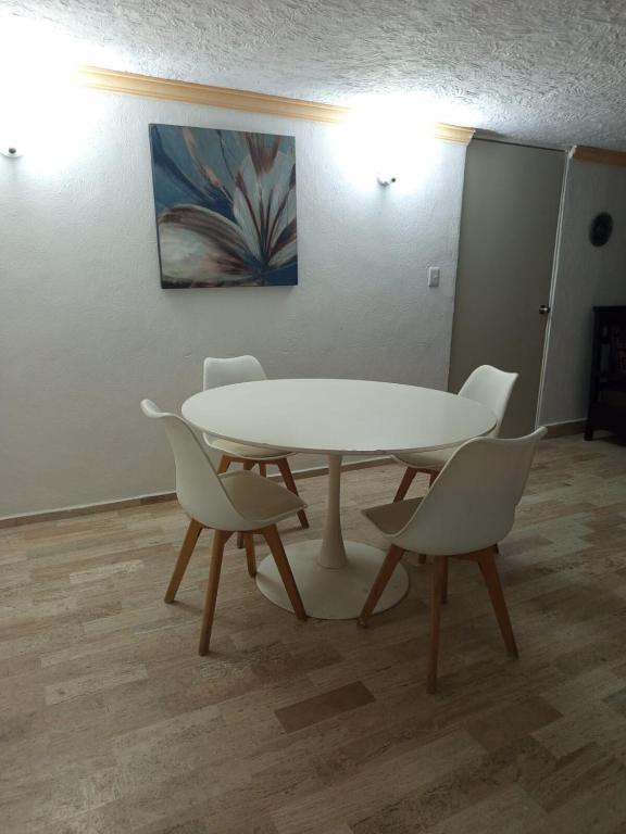 Excellent location in the hotel and restaurant area - 5