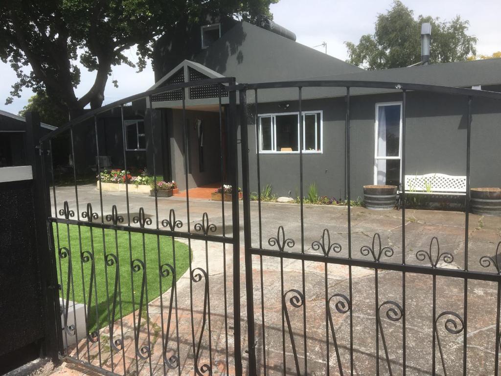 Sandy Feet Accommodation — Hotel in Christchurch