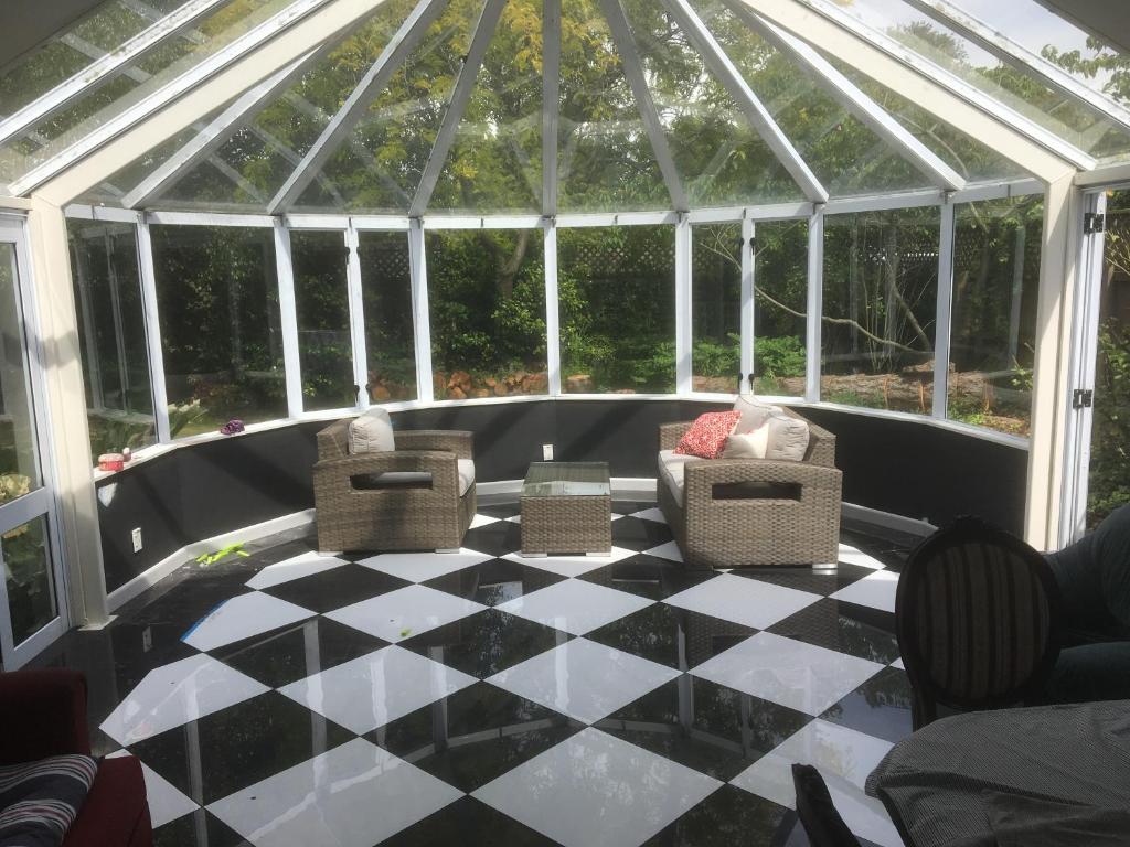 Exterior view, Sandy Feet Accommodation in Christchurch