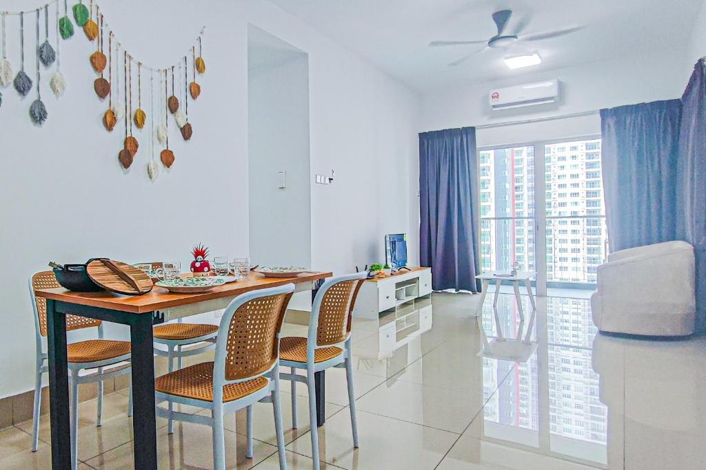 Lovely Family Suites at Razak City by HCK