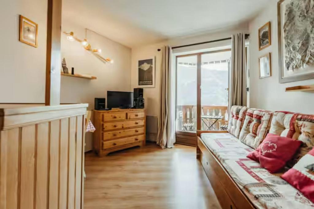 Cozy studio with balcony and Mont Blanc view - 4