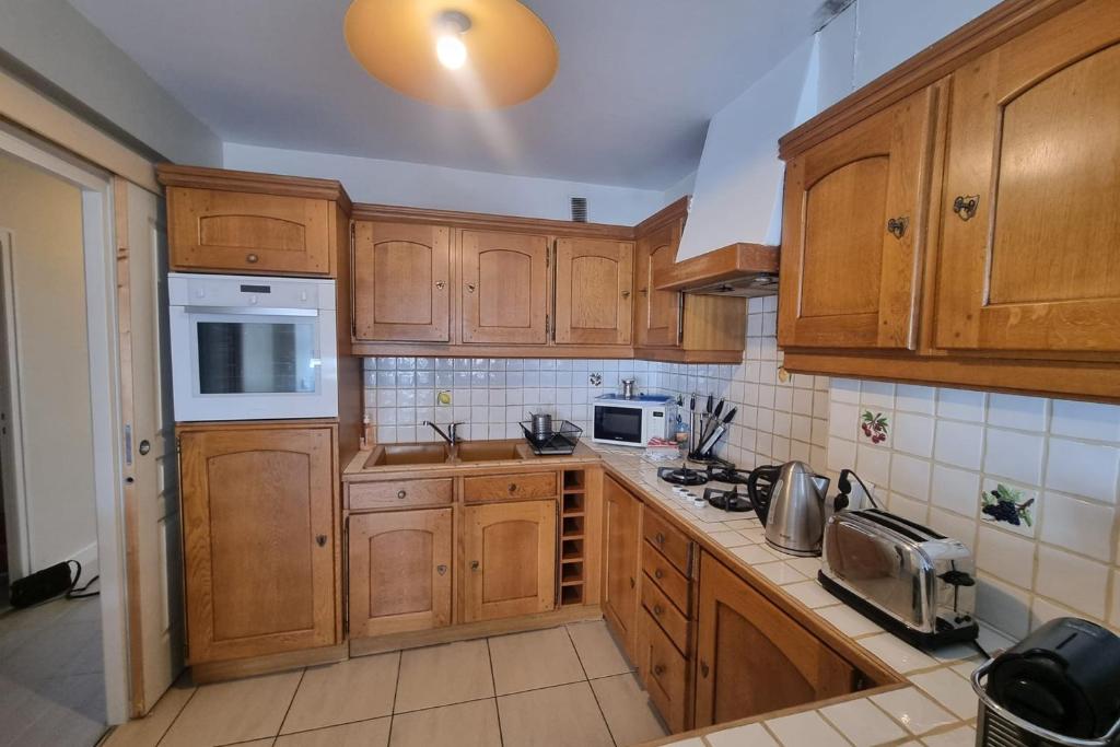 90m apartment with balcony and parking - 4