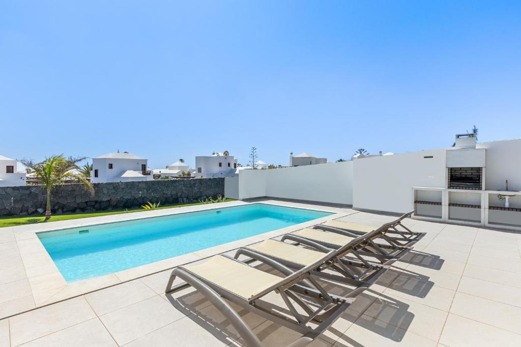 Villa Los Altos Gadea 9B by Escape Home - 5